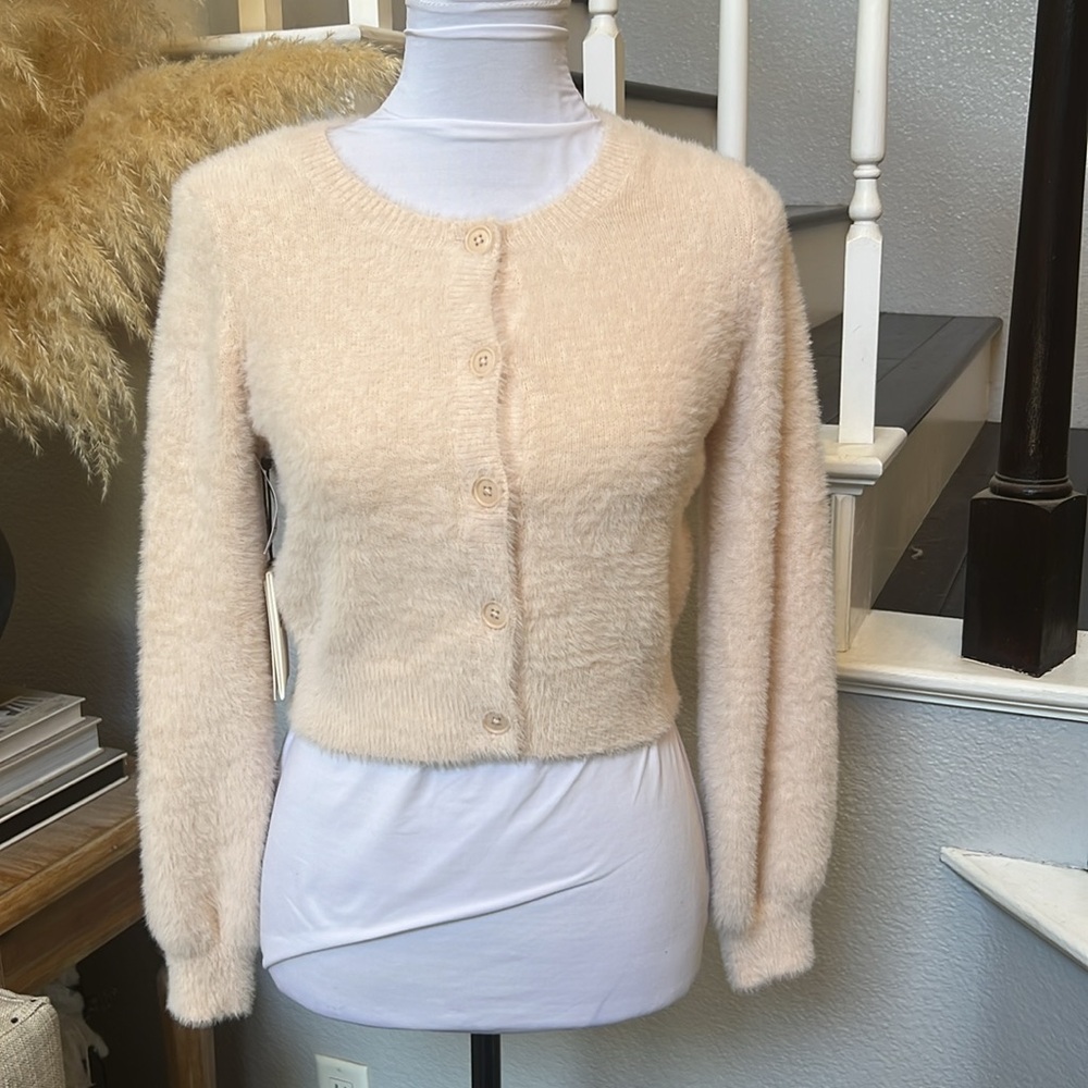 Aritzia Sunday Best Carmen Cream Peach Cardigan Sweater Size Medium - Picture 3 of 8